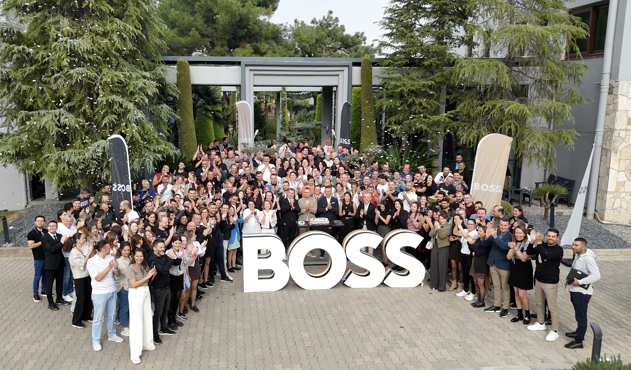 Hugoboss Şirket Kapak Fotoğrafı